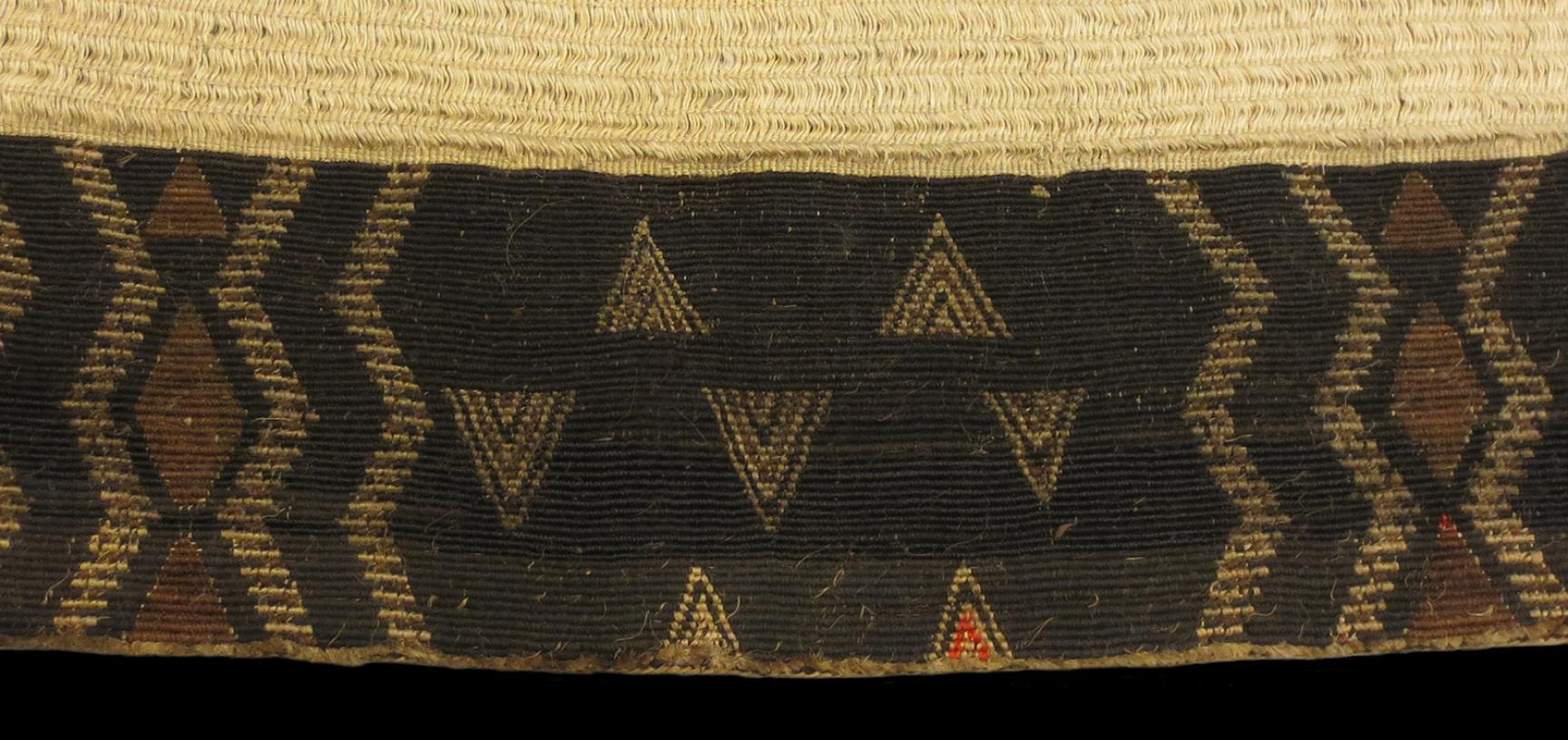 Detail of tāniko border on cloak (1923.87.162)
