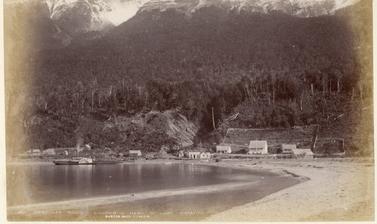 ‘Humboldt Range – Kinloch – Head of Lake Wakatipu’. Photograph by Alfred Burton for the Burton Brothers studio (Dunedin). Lake Wakatipu, South Island, New Zealand. Circa 1884.