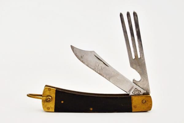 Blade folding knife