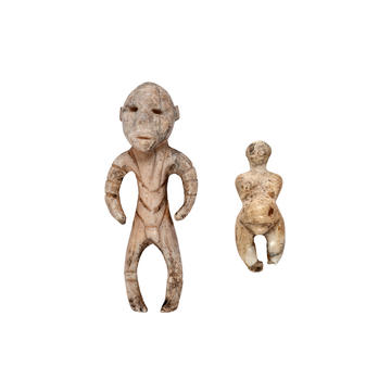 Small humanoid carvings